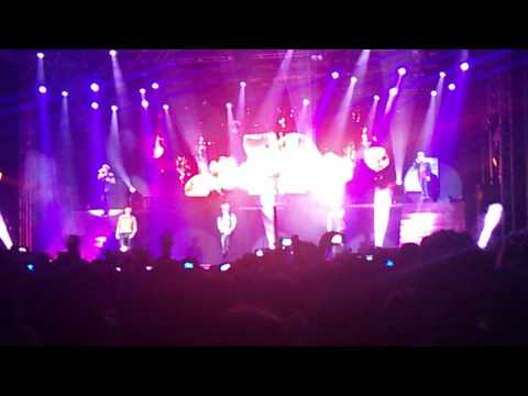 BEAST - On Rainy Days @ United Cube in Brazil (13/nov/2011)