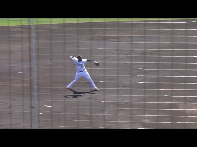 【バファローズ春季キャンプ】バファローズ・ロドリゲス 凄まじいスローイングで強肩を見せつける!! 2020/2/18