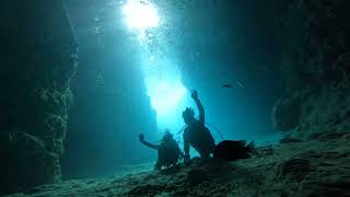 青の洞窟と沖縄ダイビングのVoicePlus