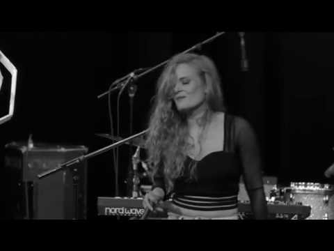 Sémmane - Your Light's On Me