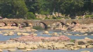Betwa River in the city of Orchha, Madhya Pradesh