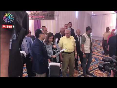 رئيس الوزراء يسلم عقود وحدات اسكان اجتماعى لعدد من أهالى بنى سويف