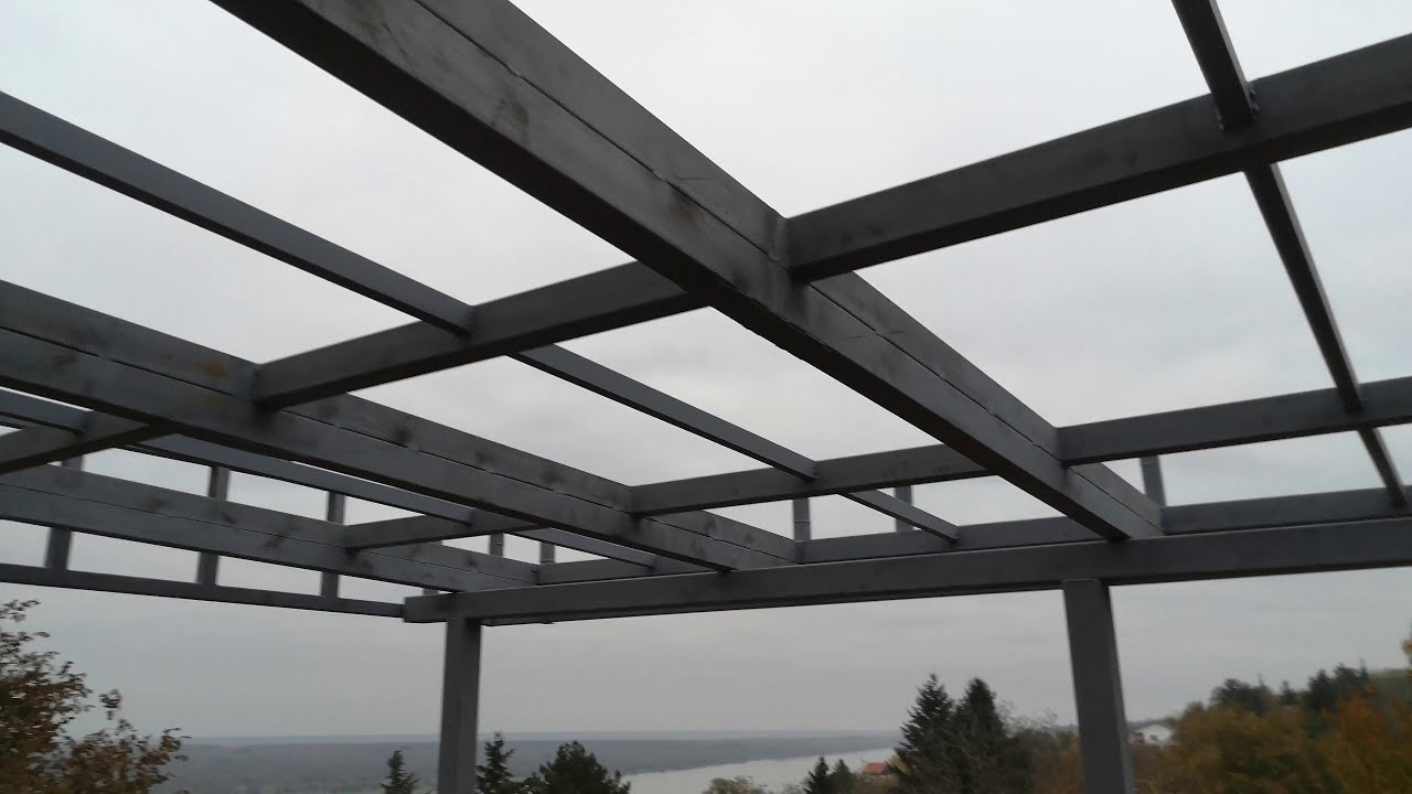 Krovna konstrukcija na privatnoj kući sa atikom