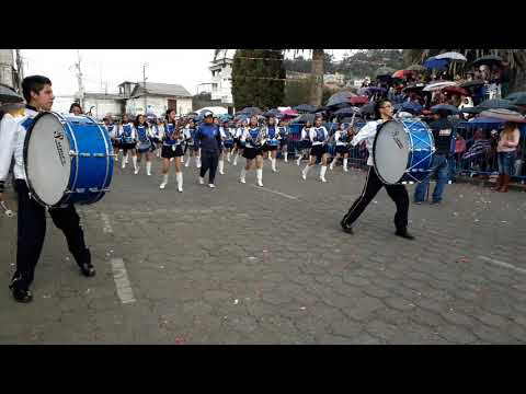 Desfile Banda Rítmica Manuela Cañizares en "Uyumbicho"