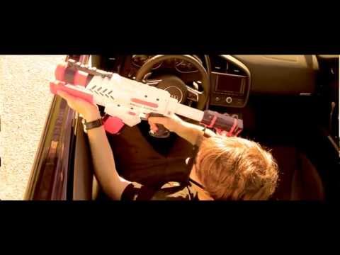 Das Gadget Musikvideo mit Audi R8, SLT und Mola Adebisi | Get Low!