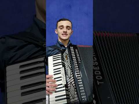 música saudade dela e ela deu gravada pelo Alemão do forró e Gino e Geno