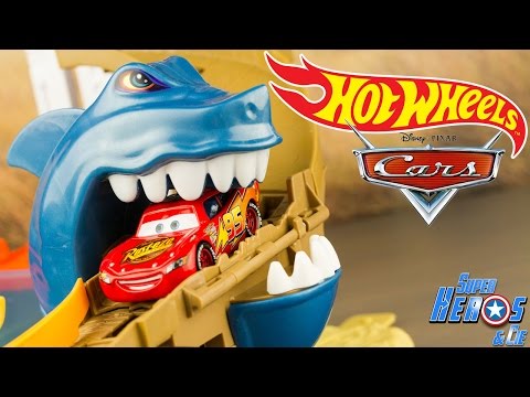 Hot Wheels Piste Requin Attaque Colour Shifters Flash McQueen Jouet Shark Attack Toy Review Video