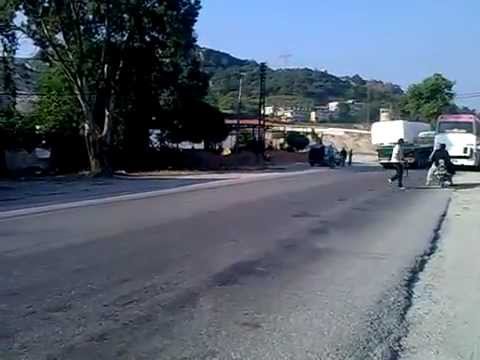 حاجز لكتيبة نحن رجال الساحل للبحث عن عناصر الأمن في اللاذقية