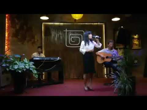 Thể hiện bởi Hoài Mỹ