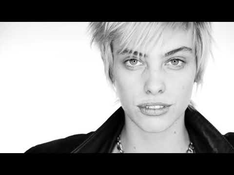 Model Moments: Chiara Hovland | FORD Models