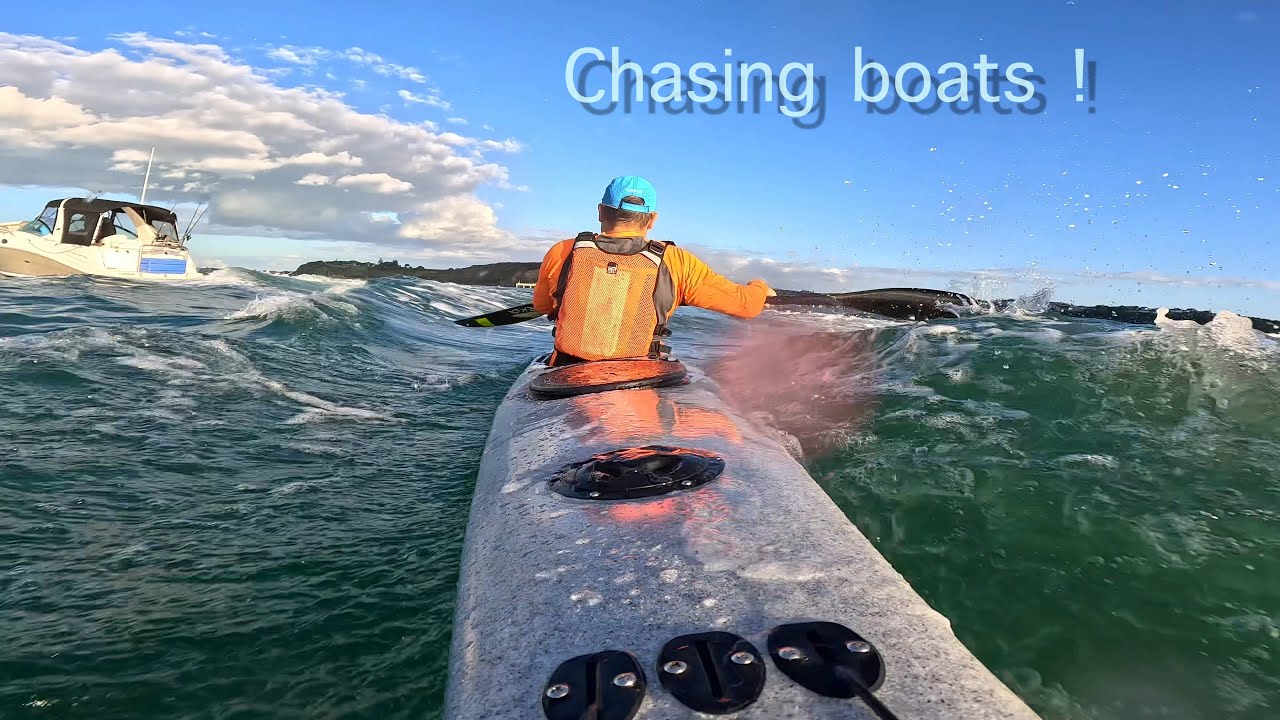 Chasing boats - Epic V7 surfski