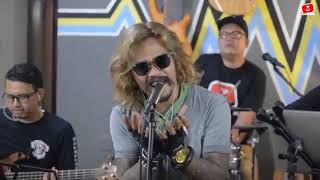 Download lagu Willy - diana koes plues feat 3 pemuda berhaya mp3