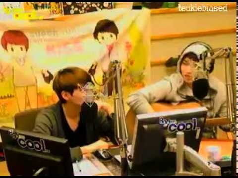 120410 Sukira - Sungmin on the guitar
