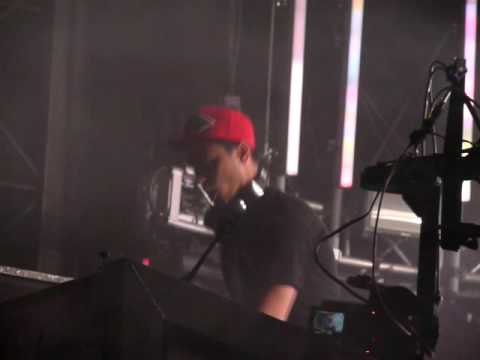 Boys Noize - "& Down" Live At Electric Daisy Carnival 09 EDC