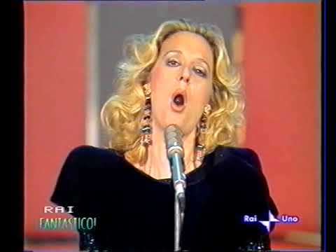 LORETTA GOGGI  L' ARIA DEL SABATO SERA  [ CLIP 1980 ]