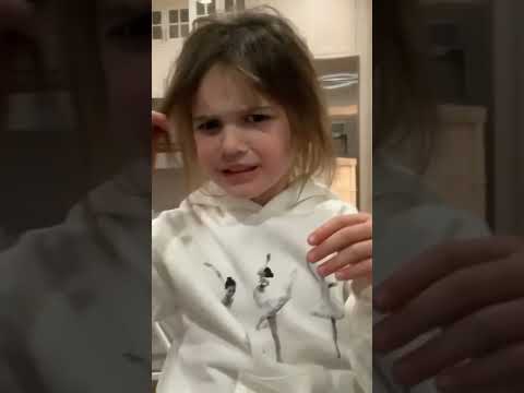 Nobody has anyone back here… #fyp #sisters #haircut #throwback