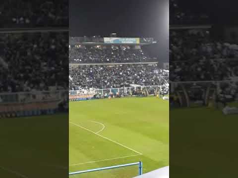 "Hinchada de Atletico Tucuman vs El Nacional de Colombia" Barra: La Inimitable • Club: Atlético Tucumán