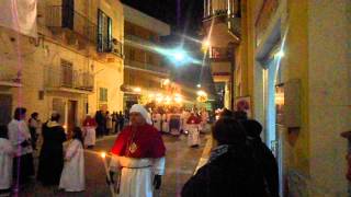 preview picture of video 'La Processione degli Otto santi a Ruvo di Puglia (BA) - 05/04/2012'