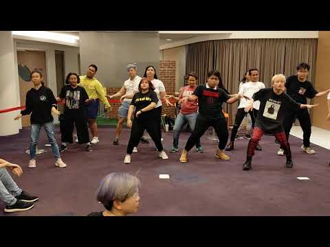 KPOP Dance Off Vol 117: MOMOLAND - BAAM