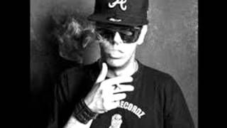 08-cocktailz (emis killa feat Gsoave e Duellz)-l'erba cattiva.wmv