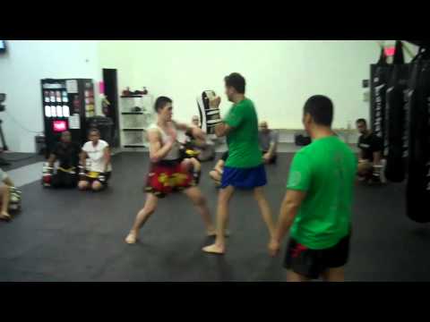 KRU GERALD MUAY THAI  ELBOW COMBINATION