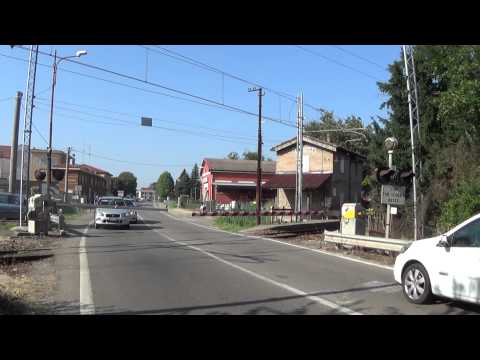 Passaggio a livello con semibarriere di via Giardini Nord - Baggiovara (MO) / Level Crossing