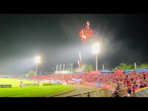 "Recibimiento; más ambiente partido Semifinal Ida- FAS 1 vs Alianza 0 Estadio Quiteño" Barra: Turba Roja • Club: Deportivo FAS