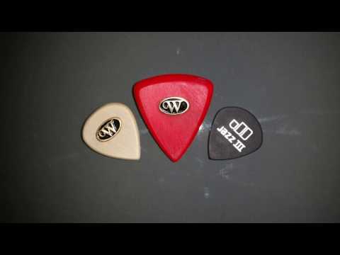 Pick Comparison : Winspear Picks ( Bloodline Battleaxe, Sandstorm Shiv ) VS Dunlop Jazz III