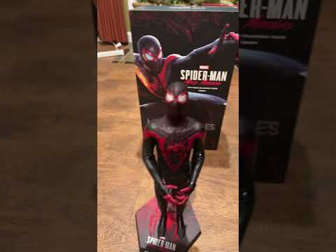 Miles morales 1/6TH scale hot toy