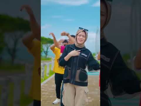 Tabola Bale - Silet Open Up (feat. Jacson Zeran, Juan Reza & Diva Aurel) (Official Music Video)