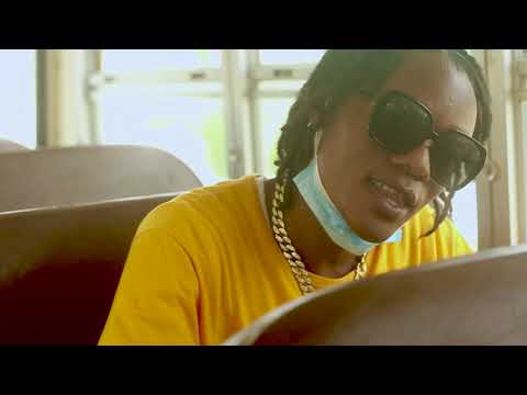 Dingo Makaroni - Holiday (Official Music Video)