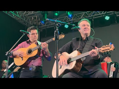 Wellington Assis e Paraná, cantando pagode em Brasília, em Planura MG! 