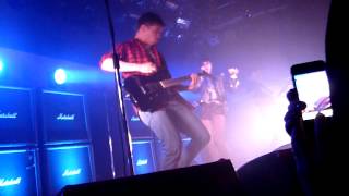 Sleigh Bells True Shred Guitar - Live Melkweg Amsterdam 2012