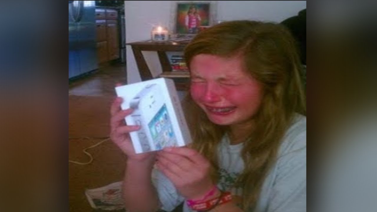Elle voulait un iPhone X pour son anniversaire mais... (ಠ_ಠ)