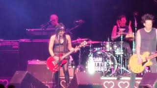 Joan Jett And The Blackhearts - Love Is All Around