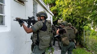 Download lagu Miami’s Elite SWAT: Exclusive Frontline Access mp3