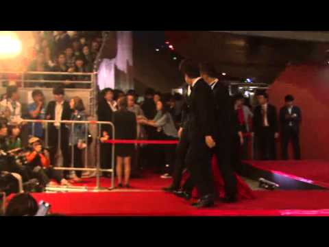 131003 TV Daily - BIFF Opening Ceremony Red Carpet (Taecyeon)