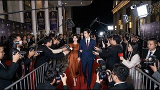 Download lagu SHOCKING APPEARANCE! Tian Xi Wei accompanies the injured Zhang Linghe on the red carpet mp3