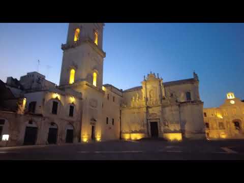 Lecce at 5am walking the city streets. STREETS EMPTY!  SITES ARE PERFECT!! - Lecce Italy - ECTV