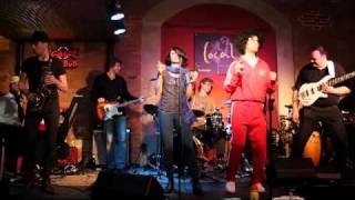 COSMOPHONICS live "Te Dikalo" by Richard Bona
