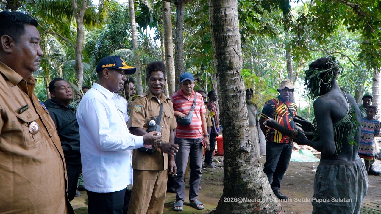 Tembus Kampung Terisolir " KANISKOBAT ", Gubernur Apolo Safanpo Hadir Bawa Harapan Dan Solusi Nyata