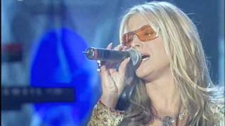 Anastacia - Left Outside Alone (Performance at Wetten Dass 27.03.04)