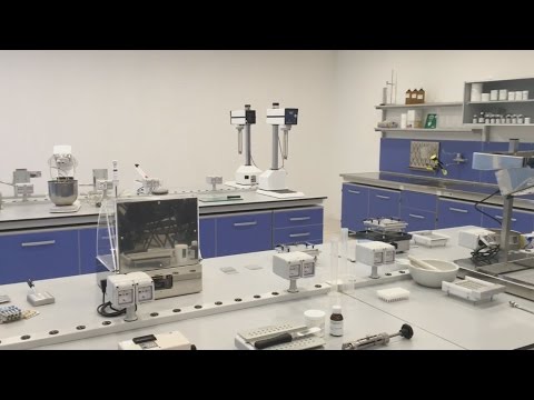 Il posto di pigmentary è diventato convesso e Lalcool di salicylic da pigmentary nota su una faccia