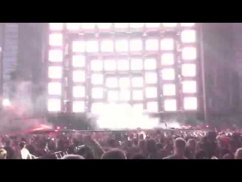 Sander van Doorn closing EDC Vegas Friday 06/24/11