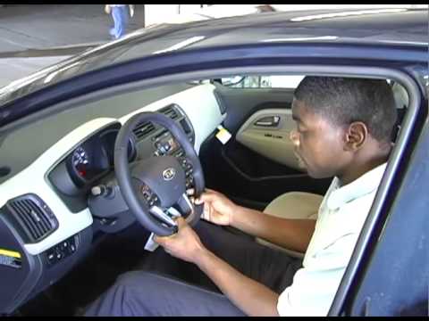 2013 KIA RIO presented by Zee with Primeaux KIA