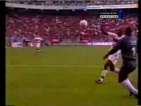 Atlético/PR 4 x 0 Flamengo (11/08/2001)