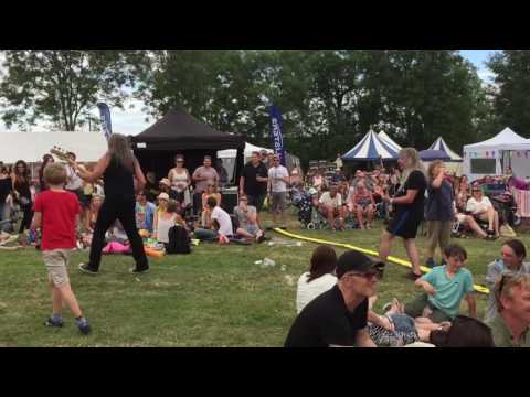 The Rooters Guitar walk around @ Napton Festival 2017