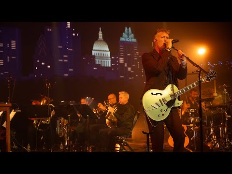 Queens of the Stone Age - Alive in the Catacombs