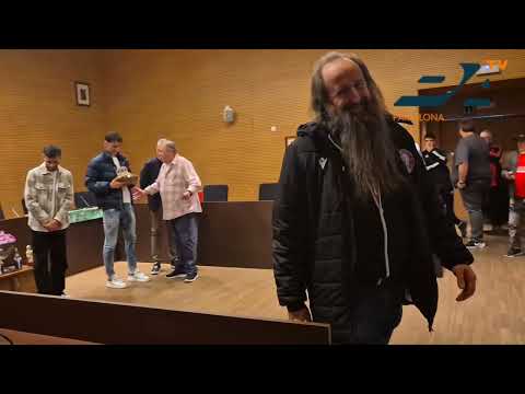 [VIDEO] Budimir recibe el trofeo Patxitxi de la Peña La Tarta de Berriozar