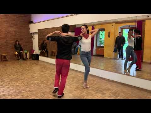 Discofox - Joch mit entgegengesetzter Blickrichtung, einfache Auflösung